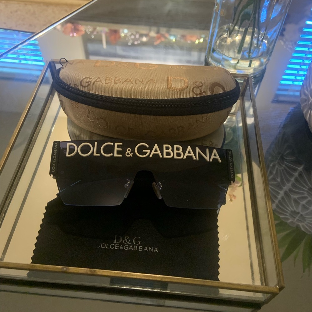 COPY - Luxury sunglasses and case